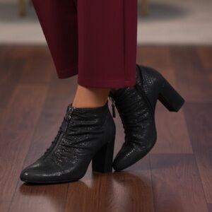 AEROSOLES Fortunate Heeled Ankle Booties Size 8 Black Shimmer Heels